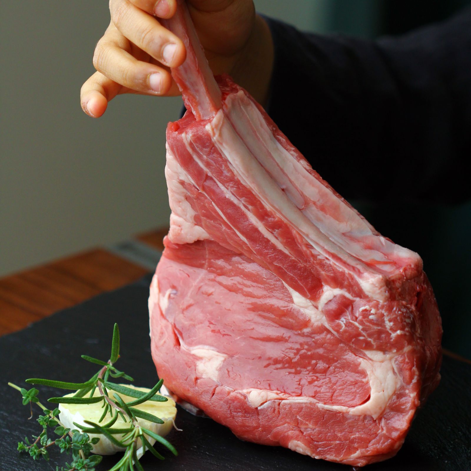 Whole Meat トマホークステーキ 1Kg-1.25Kg 牛肉 骨付き肉 かたまり肉 贈り物・プレゼントに | Beef Tomahawk Steak 1Kg-1.25Kg