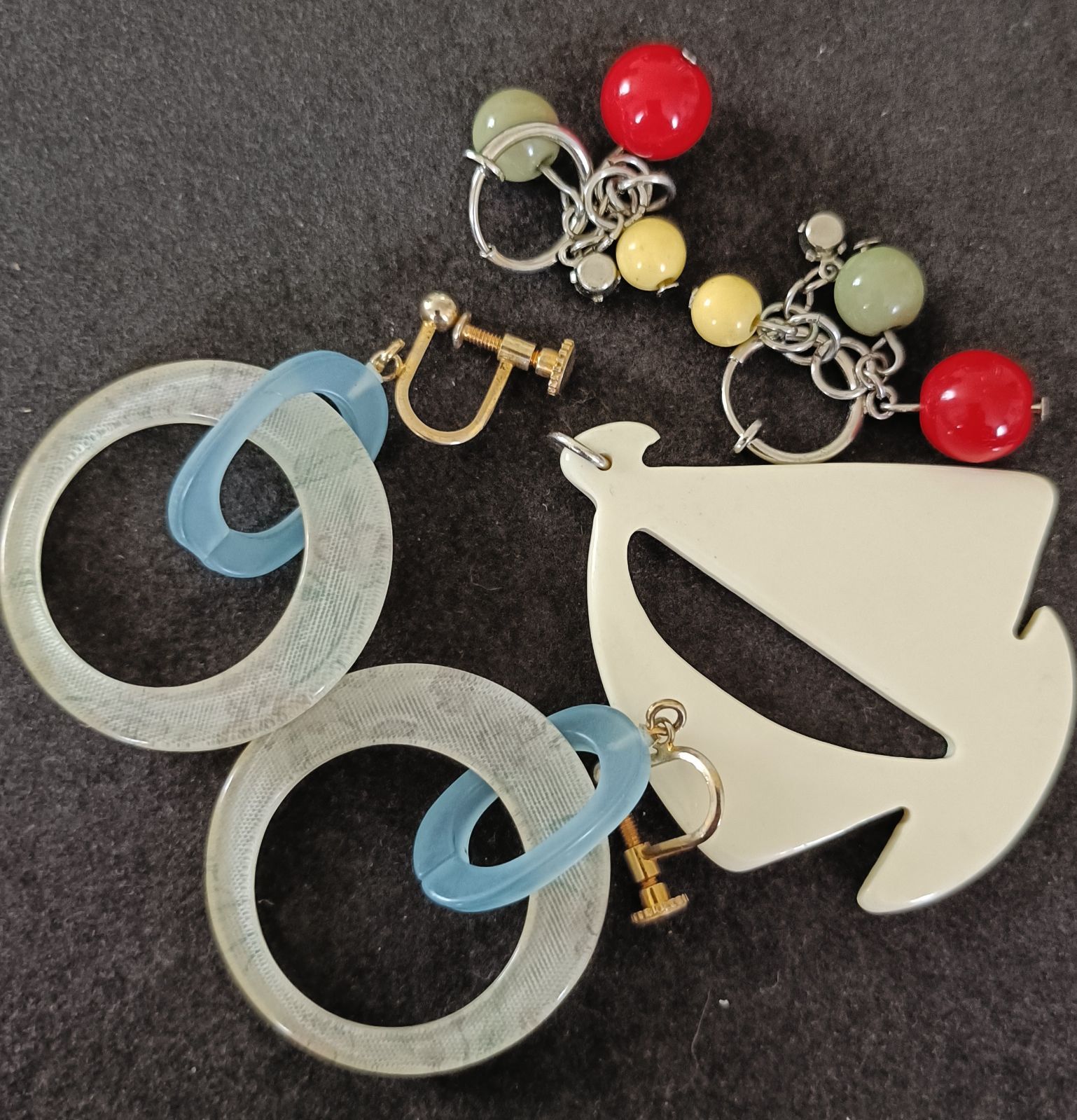 アクセサリーまとめ売り 昭和レトロ ポップ - メルカリ
