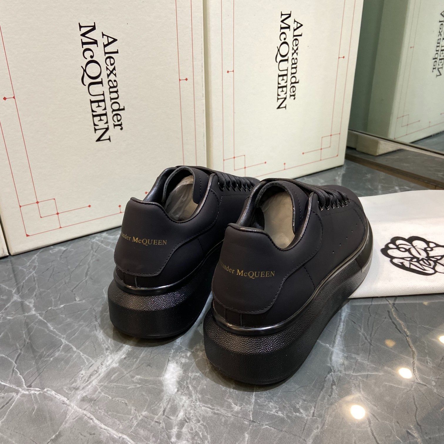 Alexander McQUEEN 836991WIAGM9067 関税送料込 Alexander McQUEEN 836991WIAGM9067 関税送料込 (alexander