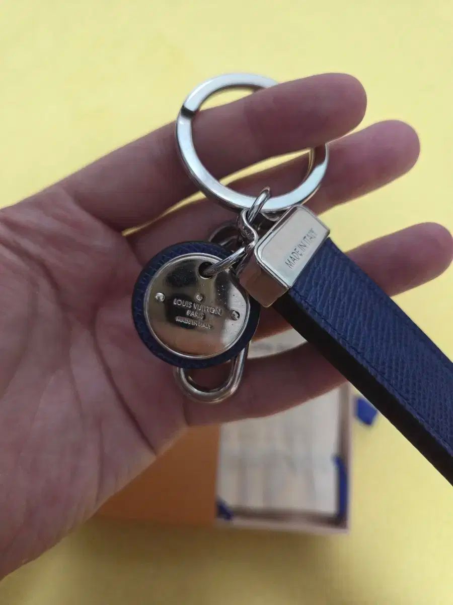 ルイヴィトン エクリプス NEO チャーム キーホルダー