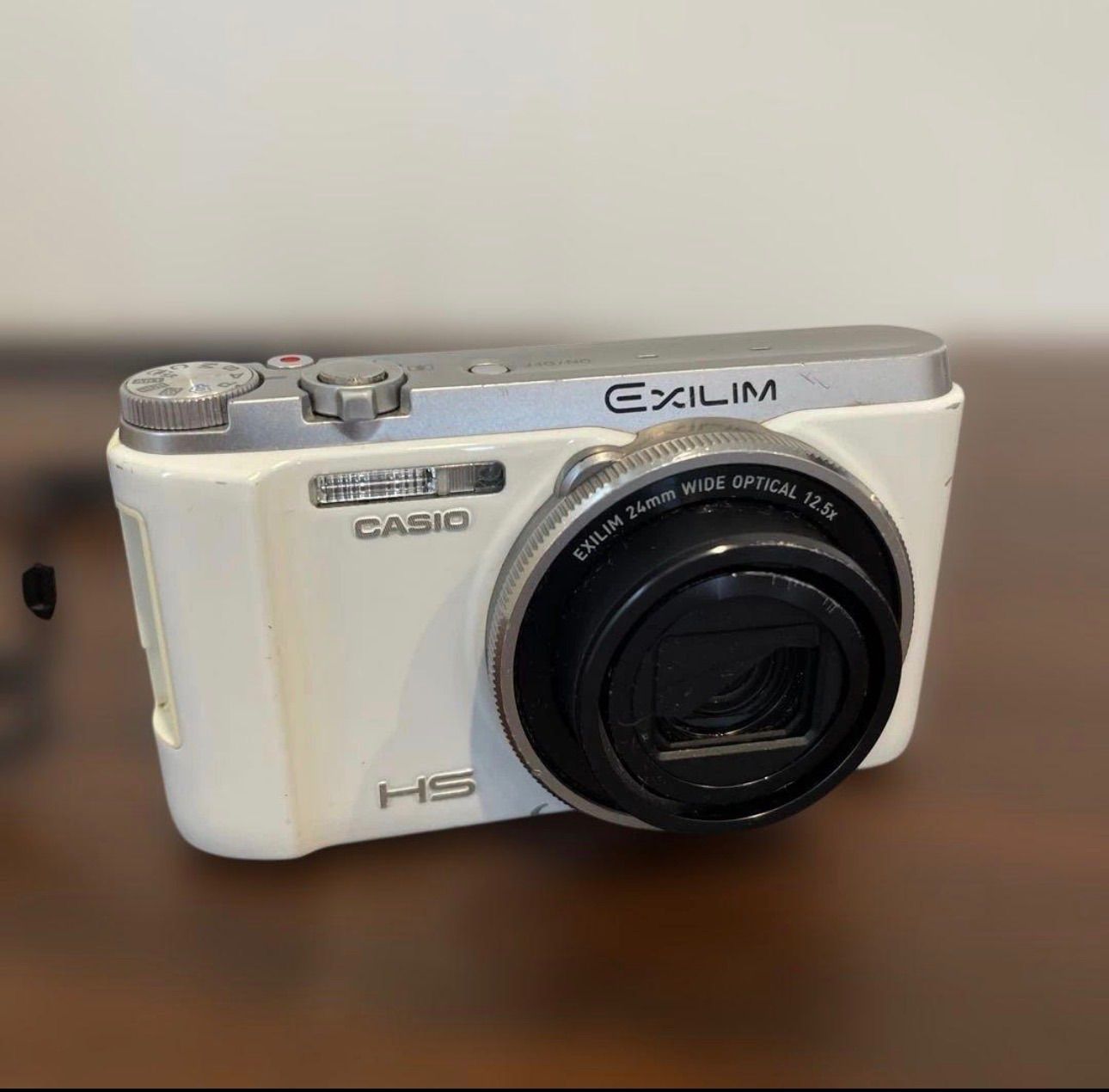 4217 CASIO EXILIM ZR1000 ホワイト デジカメ 4217 CASIO EXILIM ZR1000 ホワイト デジカメ - メルカリ