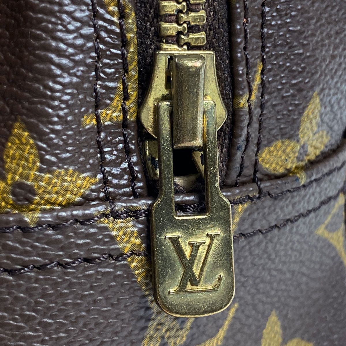 ルイ・ヴィトン Louis Vuitton トゥルース トワレット 28 メイク
