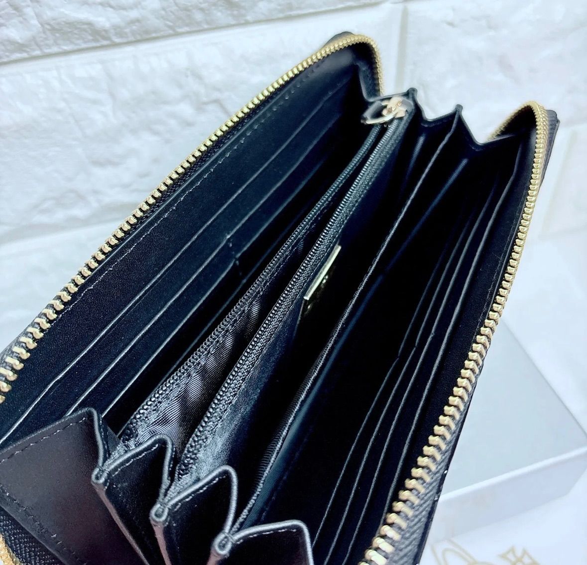 高級感♡新品】高級感 ヴィヴィアン・ウエストウッド 長財布 エナメル