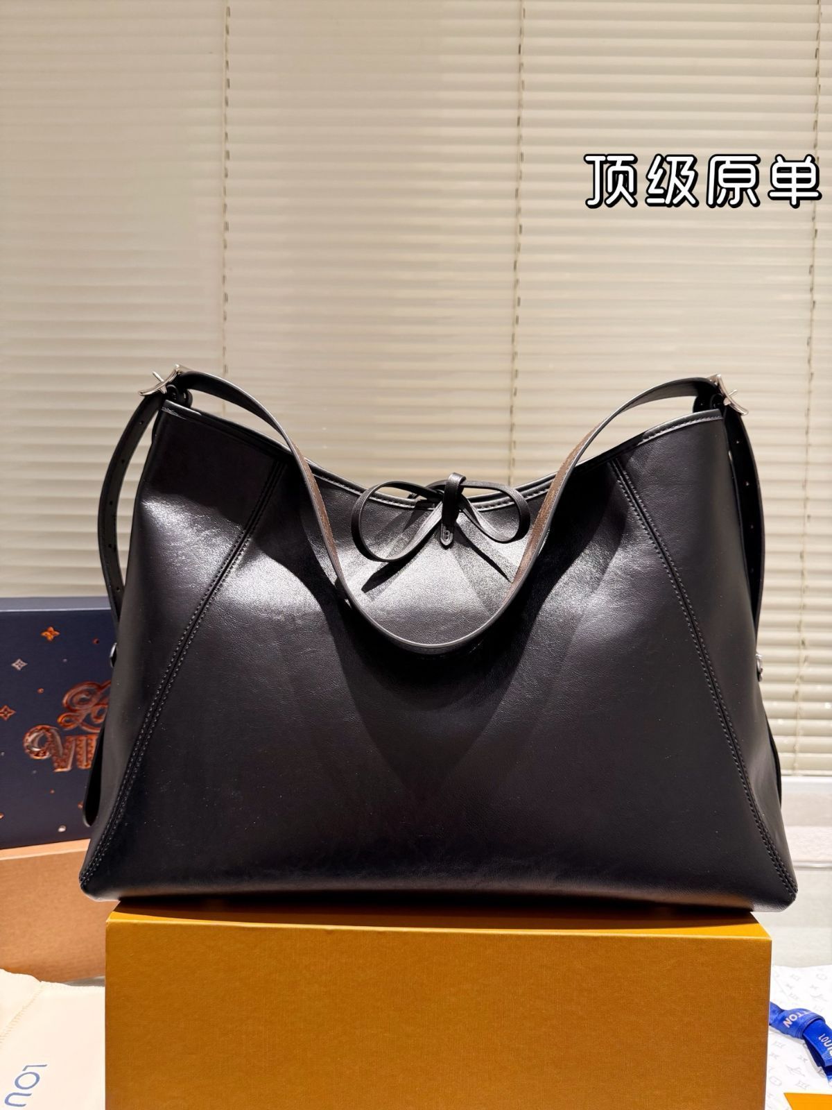 今日特価】Louis Vuitton CARRYALL DARK ミドルサイズ レザー
