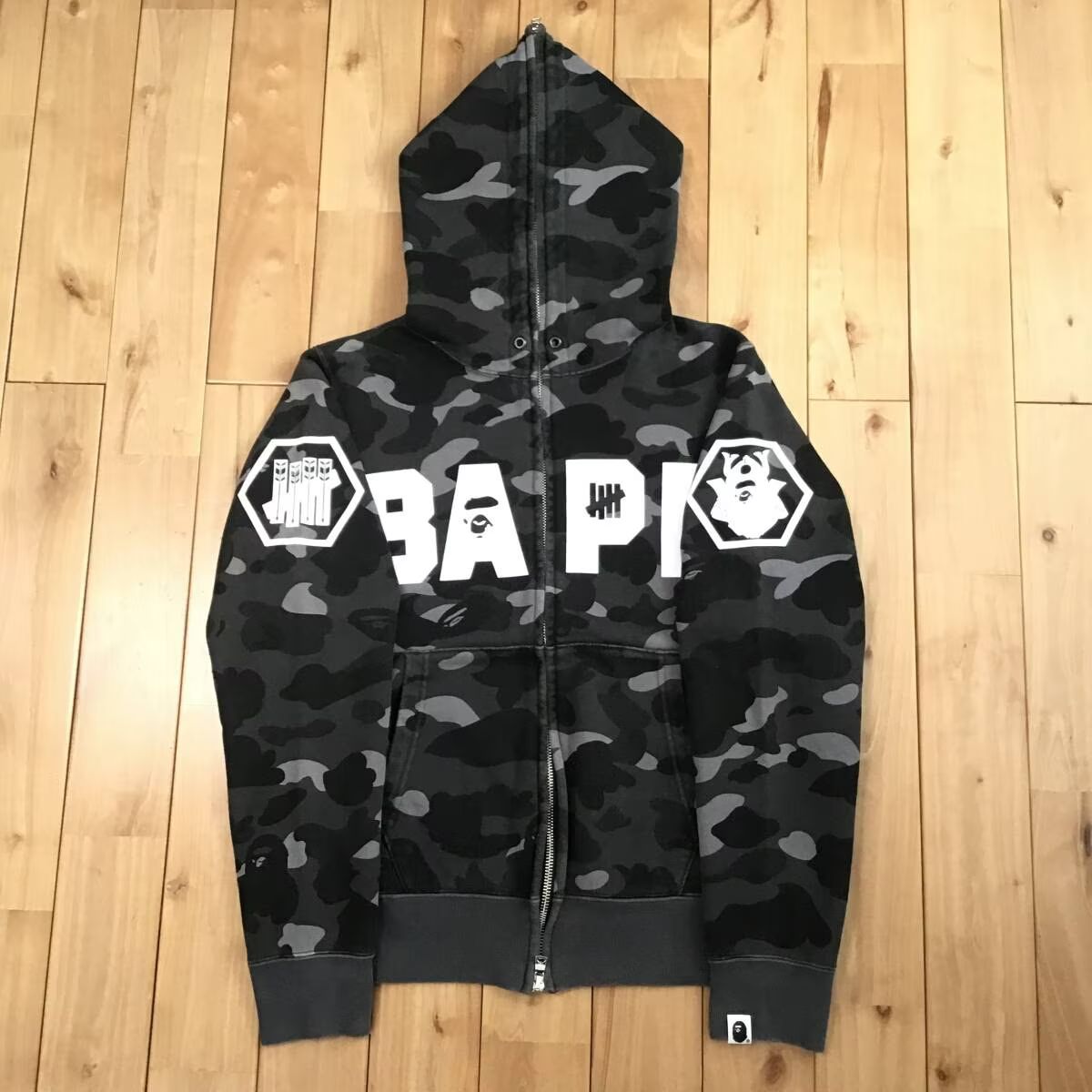 Undefeated × BAPE フルジップ パーカー Sサイズ a bathing ape full 