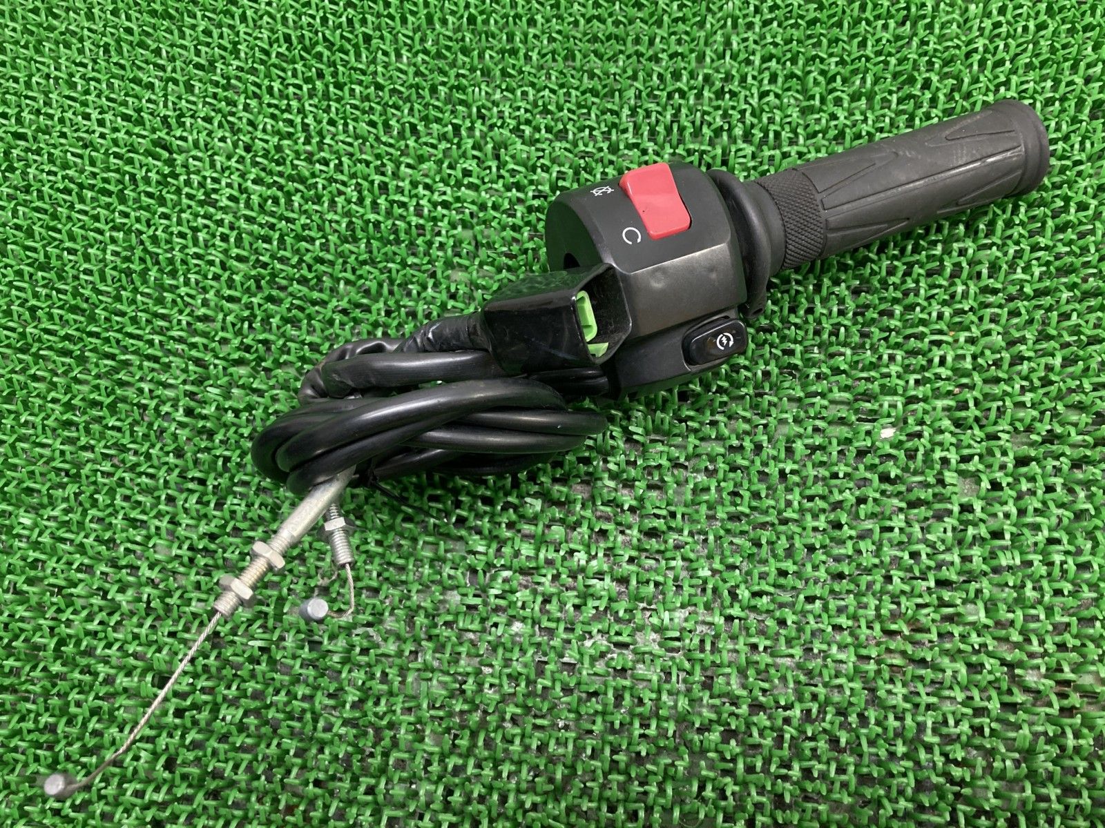 ニンジャ Ninja 250R EX250K の ハンドルスイッチ 左右 *1639021969