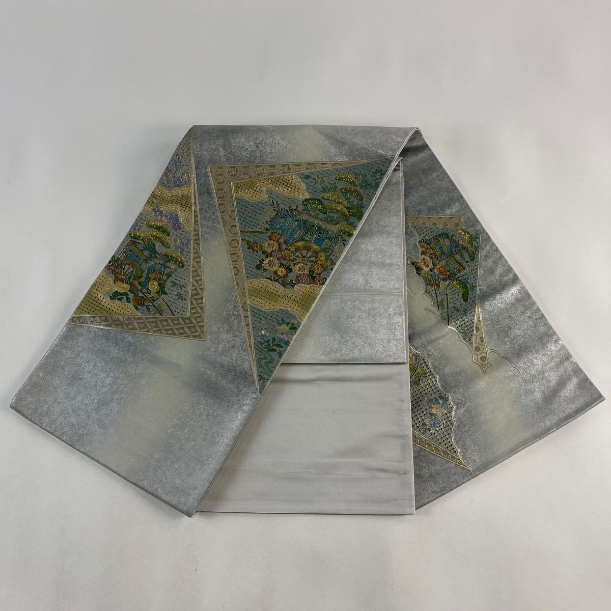袋帯 美品 秀品 御所車 松竹梅 螺鈿 金銀彩 銀色 お太鼓柄 正絹