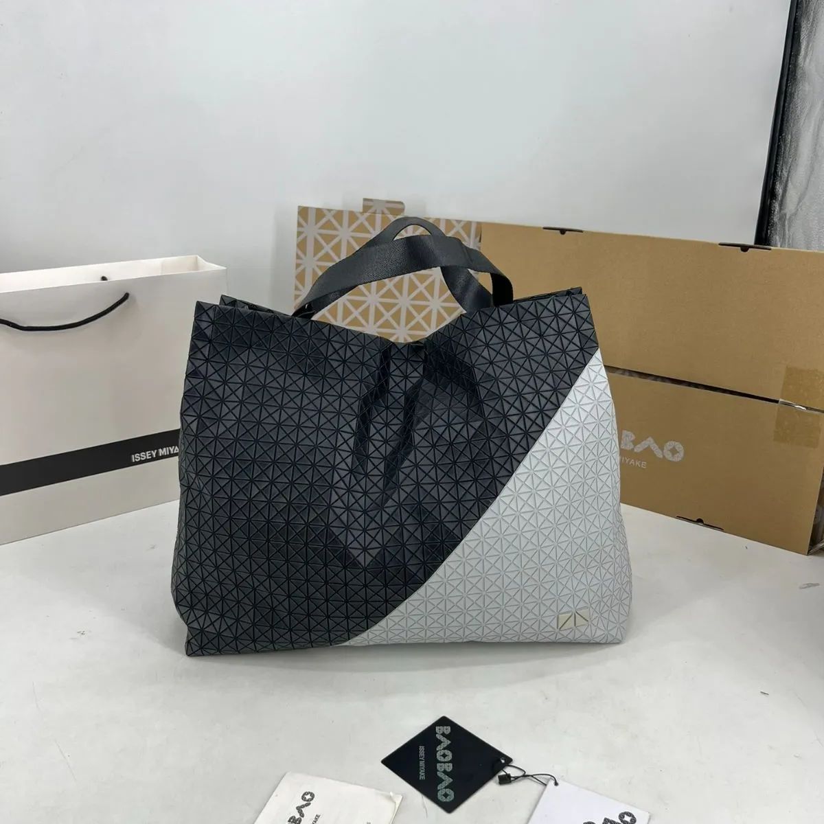 新品未使用BAO BAO ISSEY MIYAKE トートバッグ ハンドバッグ - メルカリ