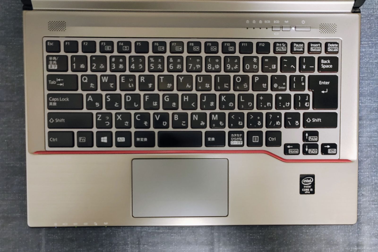 メモリ8GB SSD256GB