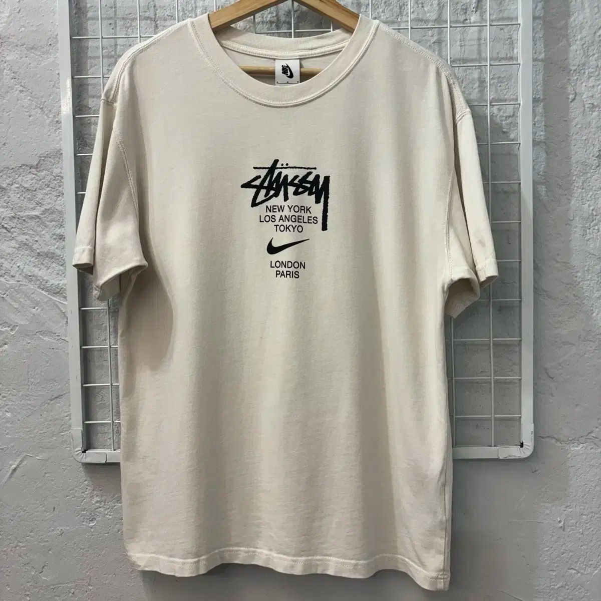 ステューシー×ナイキ Tシャツ 半袖 XL 白 STUSSY(ステューシー) X Nike(ナイキ) アジア ワールドツアー