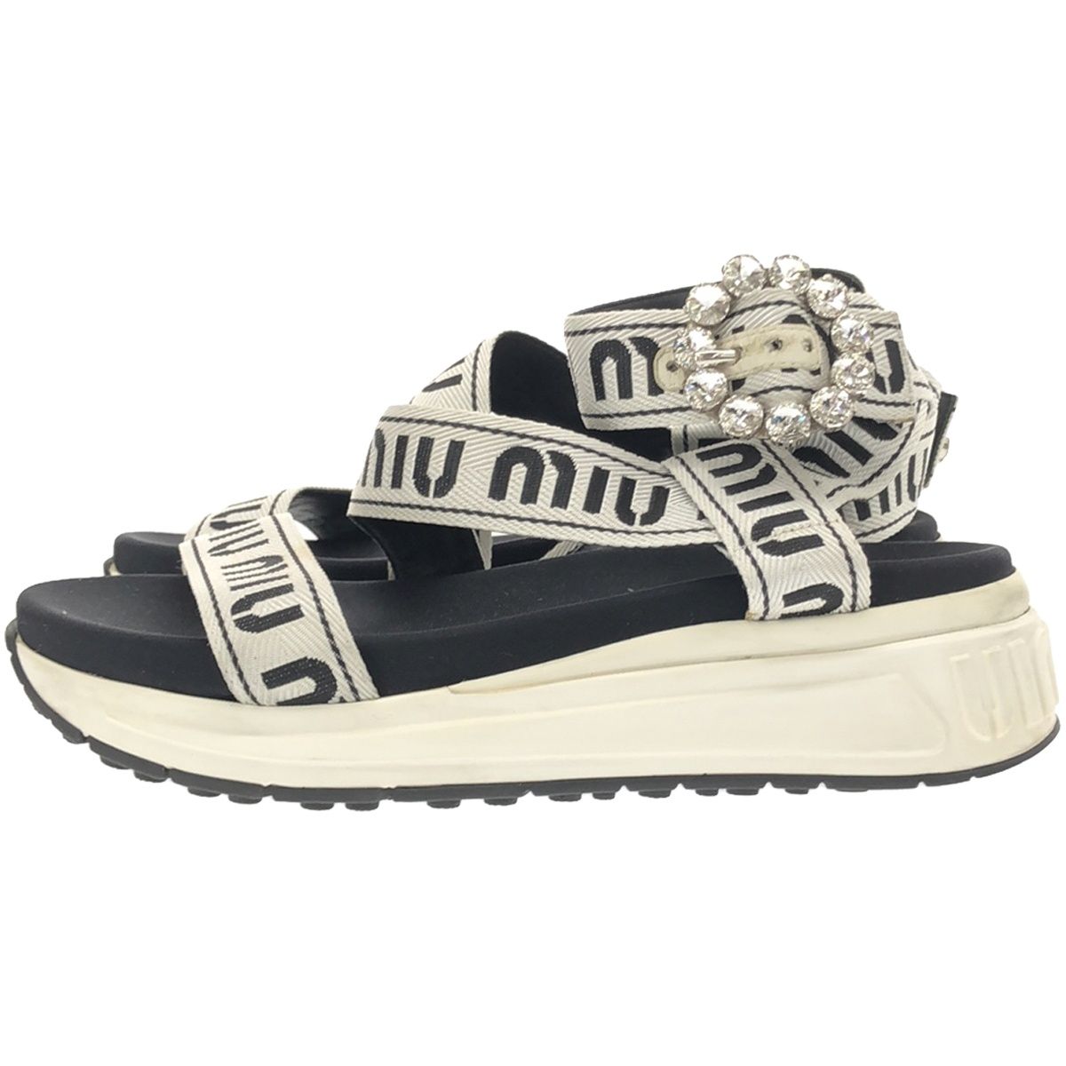 miu miu ミュウミュウ クリスタルビジューロゴストラップスポーツ 