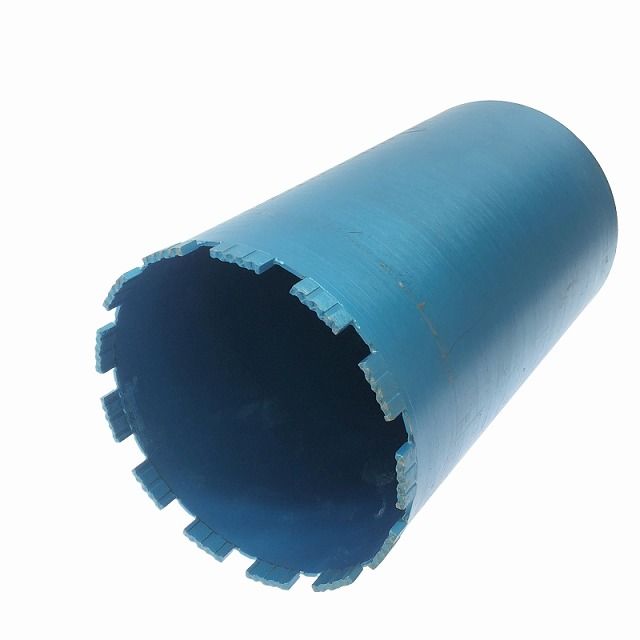 23D01 穴あけ