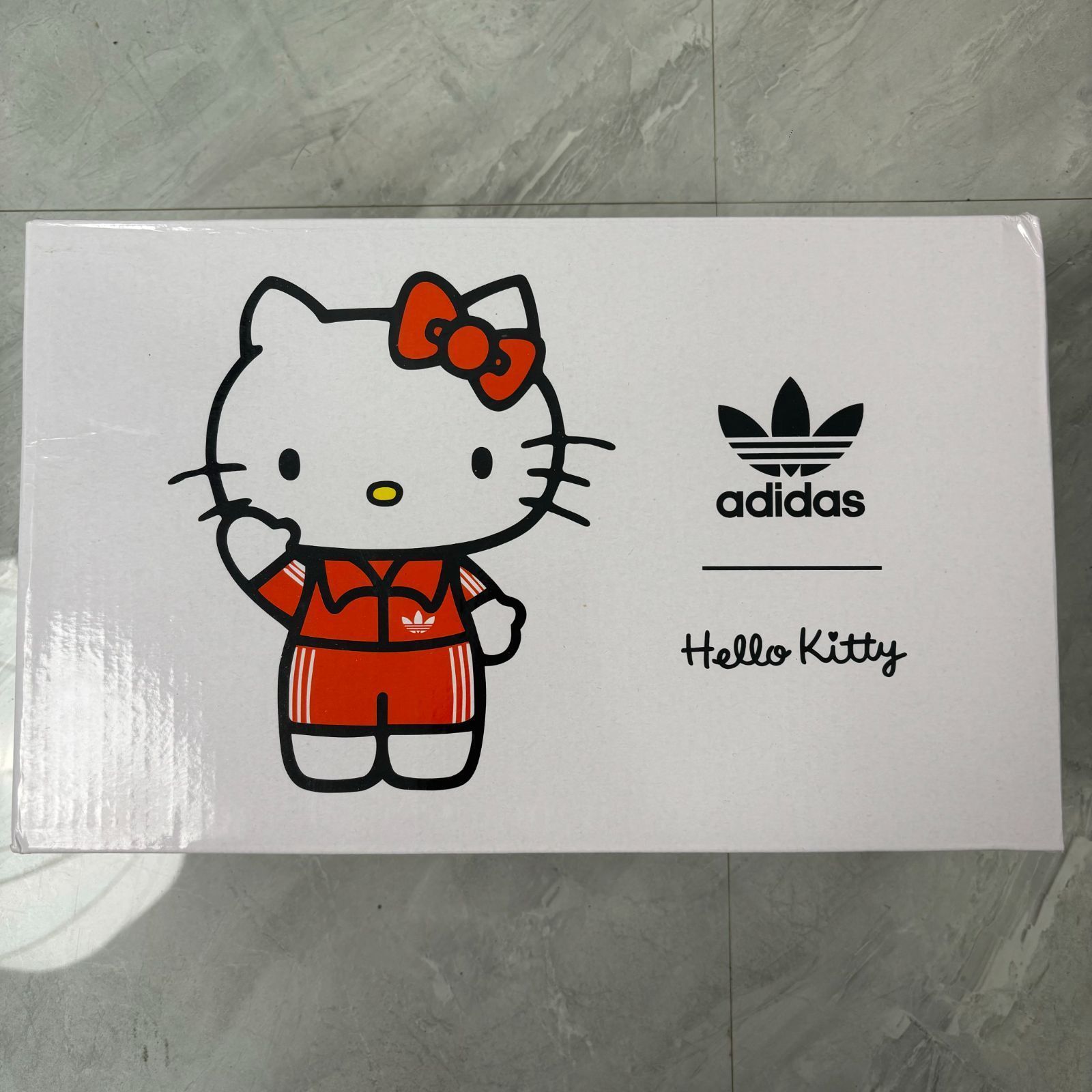 アディダス スニーカー Hello Kitty × Adidas Originals SAMBAE ボードシューズ レディース 【IG4450】 21 21.5 22 22.5 23 23.5 24 24.5 25 25.5