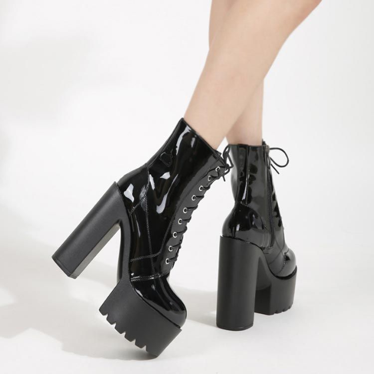 ショートブーツ 太ヒール レディース レースアップショートブーツ 厚底 編み上げブーツトラックソールブーツ 歩きやすい 靴 ハイカット レースアッ セール厚底 レースアップ ショートブーツ 太ヒール（ブーツ）｜Lace