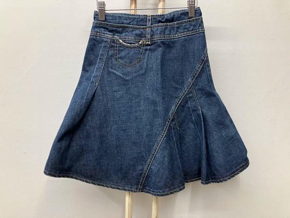 豊富な品揃え。 2 バーバリー BURBERRY トゥイーン スカート 21 22