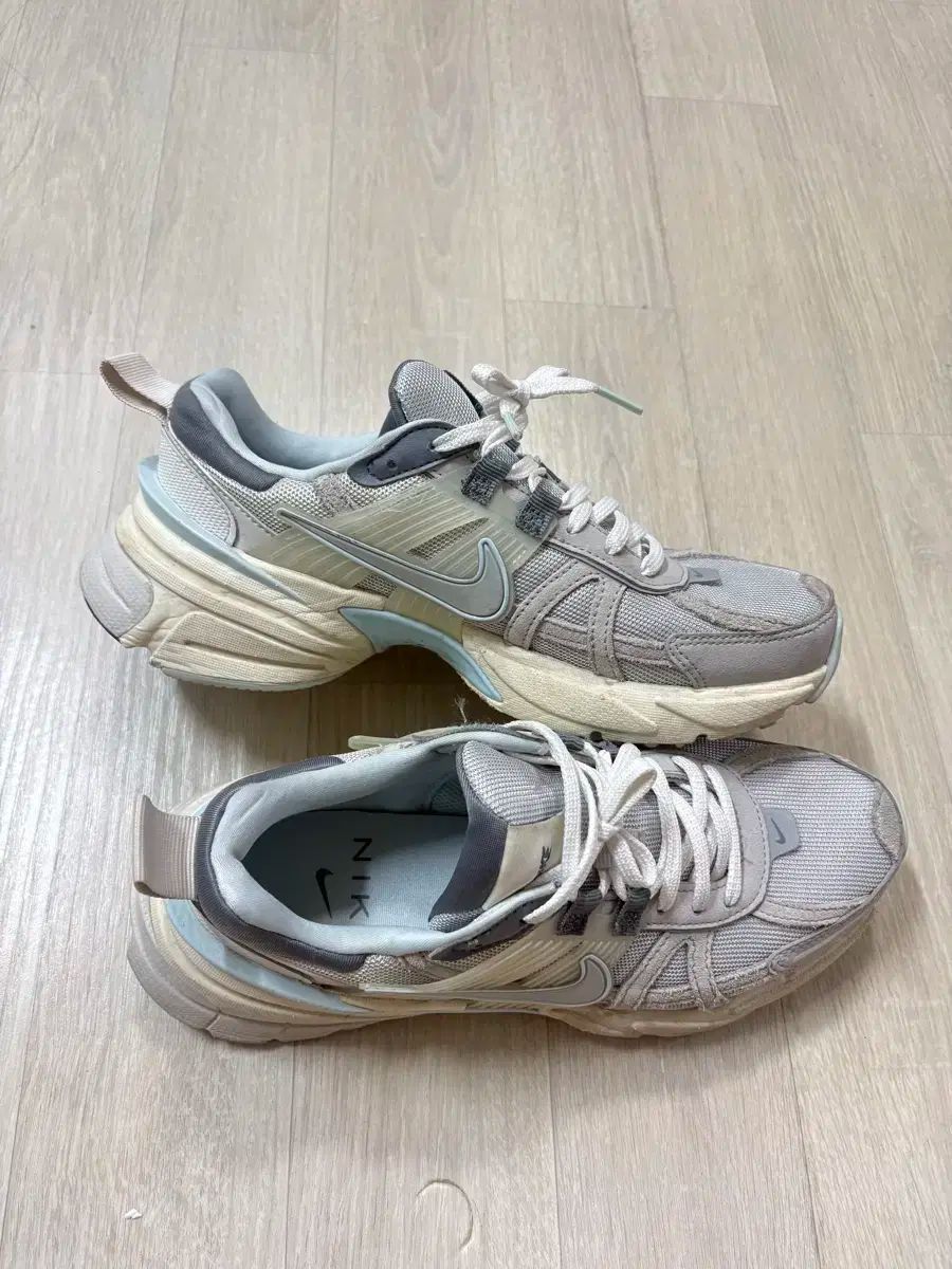 ナイキ V2K ラン スニーカー fz3596-072