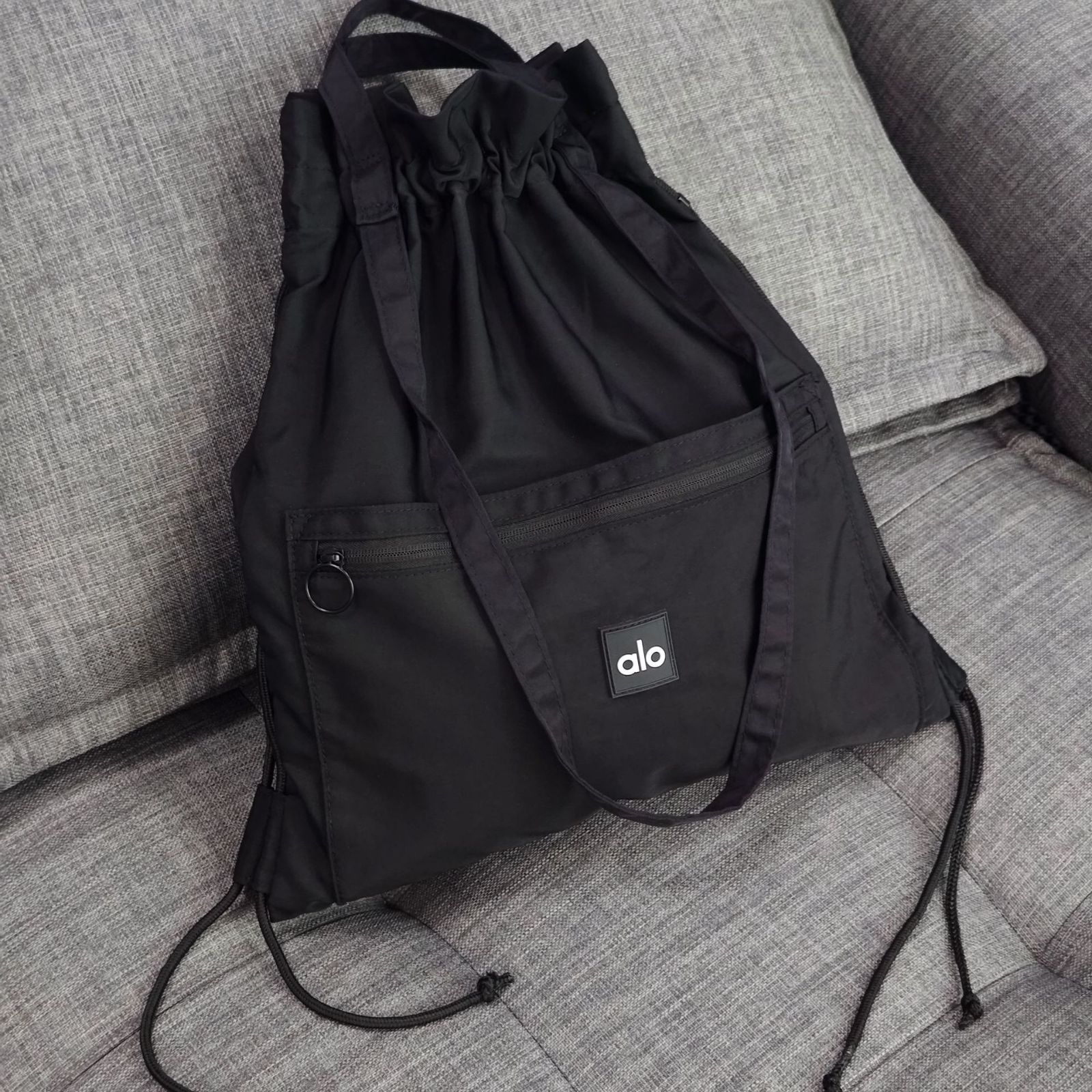Alo yoga ヨガバックリュック