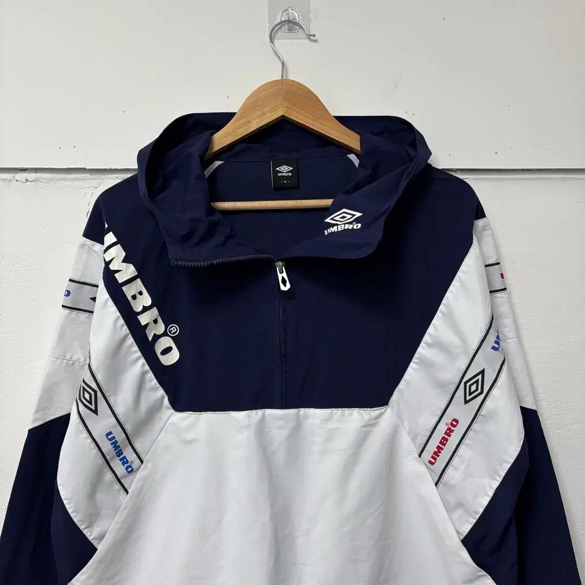 UMBRO アノラックパーカー 古着 ナイロンパーカー アンブロ ハーフジップ umbro(アンブロ) フーディー パーカー ハーフジップ アノラック