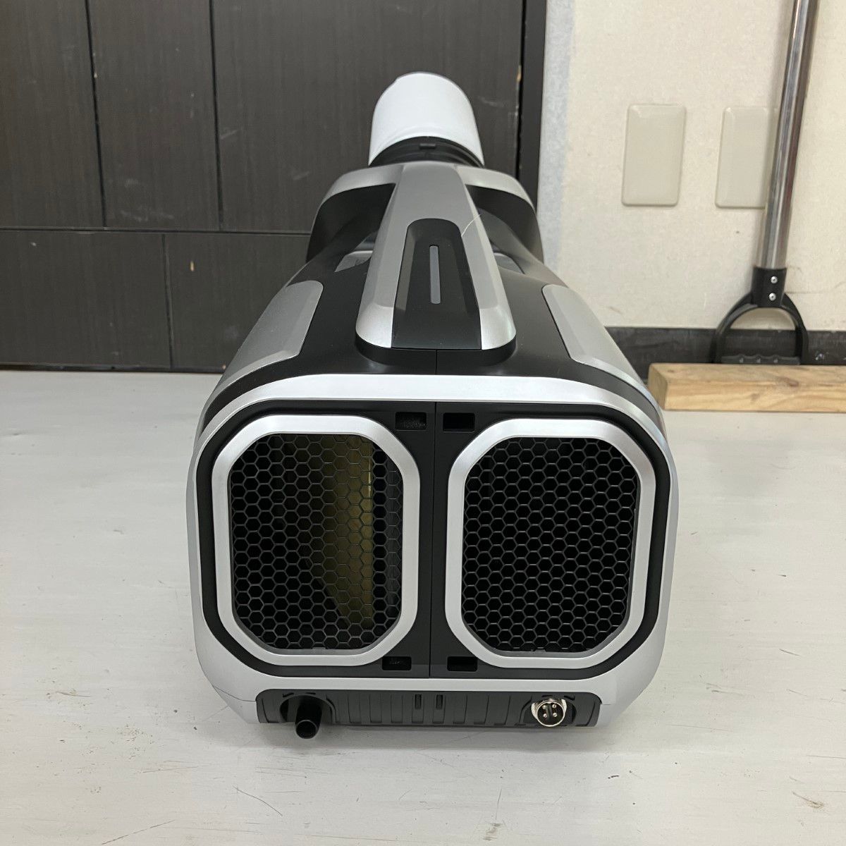 ☆新品同様☆バッテリー×2 専用ケース付☆ゼロブリーズ ポータブルクーラー★ 楽天市場】車中泊用 冷房専用 ポータブルエアコン Zero Breeze ゼロ