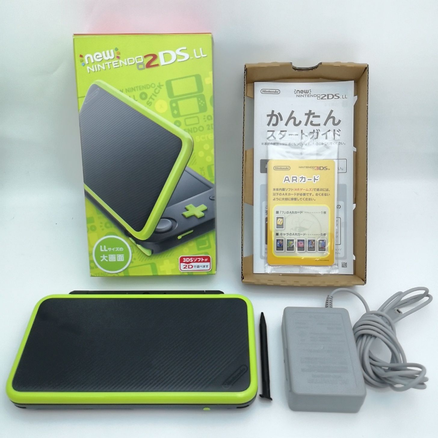 中古】 美品Newニンテンドー2DS LL（ブラック×ライム)＋充電ケーブル