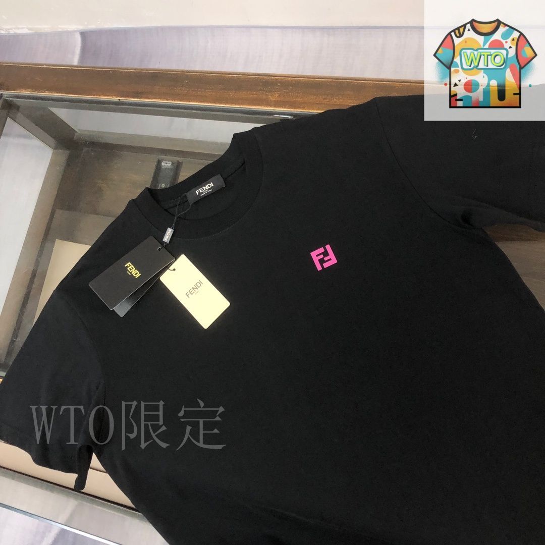 FENDI フェンディ ロゴ 水色 Tシャツ オシャレデザイン 今日WTO】FENDI 25SS Master Design Print T シャツ-JP42 - メルカリ