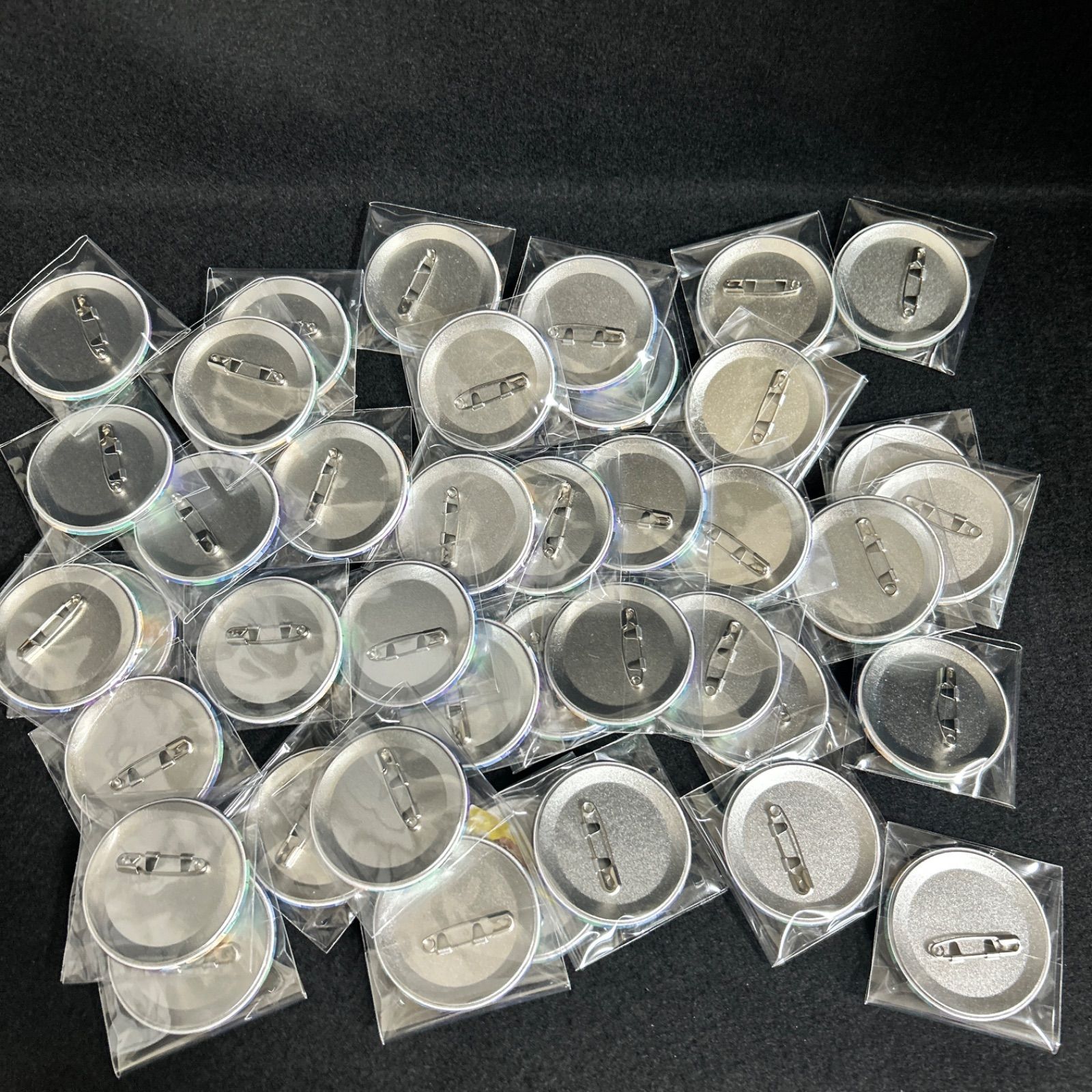 あんスタ 白鳥藍良 テーマスカウト缶バッジ 2022 idol 40点 - メルカリ