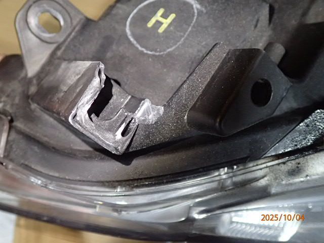 クラウン ロイヤル GRS210 前期 HID ヘッドライト ヘッドランプ 左 AFS無し 記号 H koito 30-401 81185-30n30