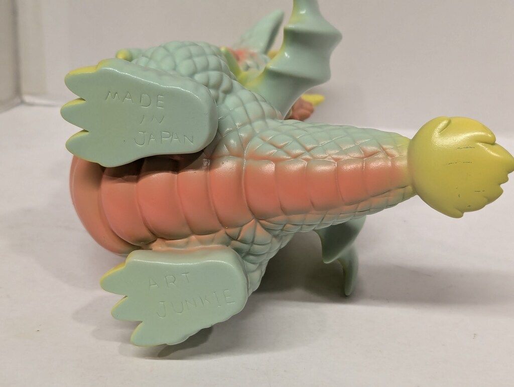 カームドラゴン　Duckster別注限定カラー　アートジャンキー Duckster/ダックスター DS×ART JUNKIE ソフビCALM DRAGON