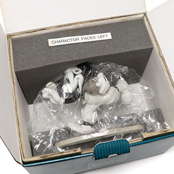 廃盤タッチダウンミッキー フィギュア WDCC ディズニークラシック