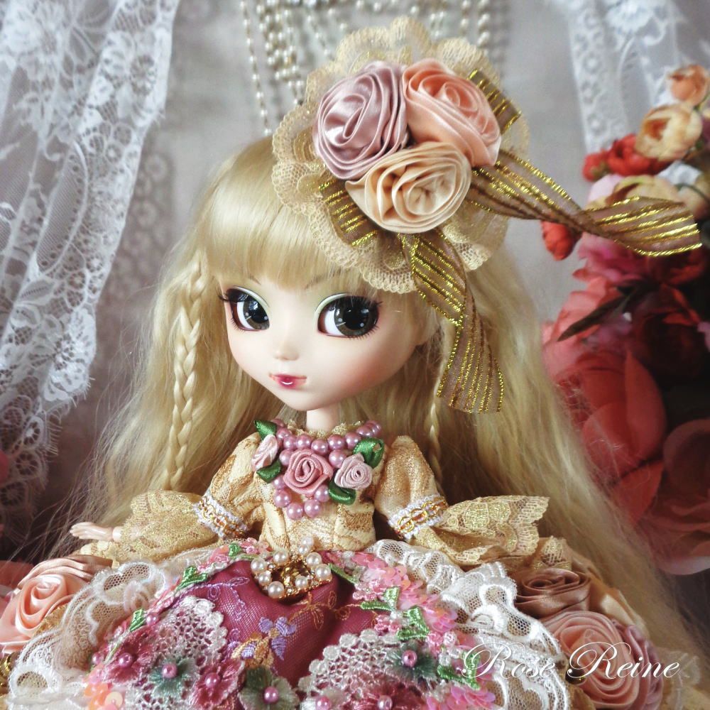 ローゼンレーヌ王妃 ラグシュアリーハニーゴールドの豪華ボリュームフリルドールドレス