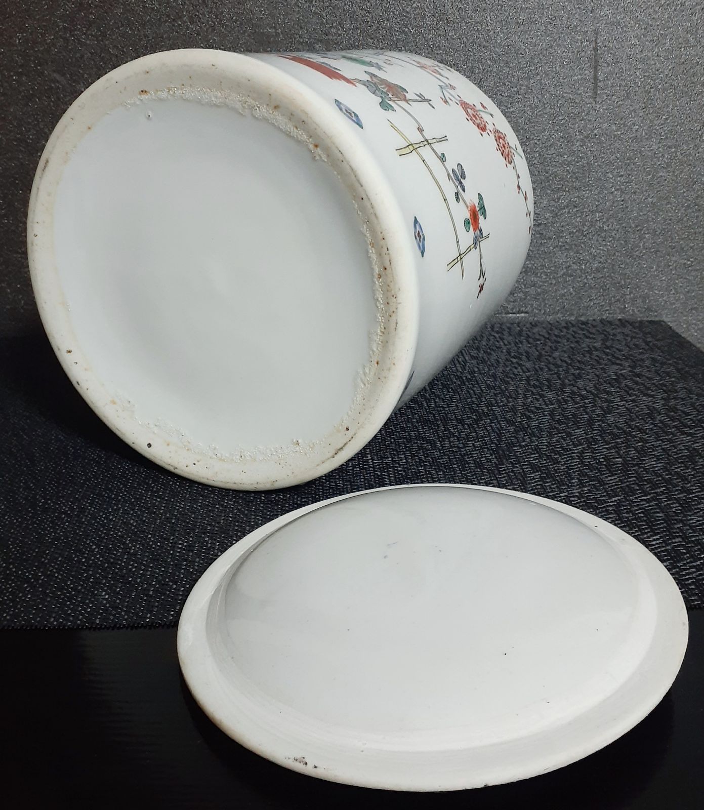明治時代～大正時代ころ　錦手　【柿右衛門手】　梅に鶯　生垣図　水指　茶道具　茶器 Amazon.co.jp: 明治時代～大正時代ころ 錦手 柿右衛門手 梅に鶯