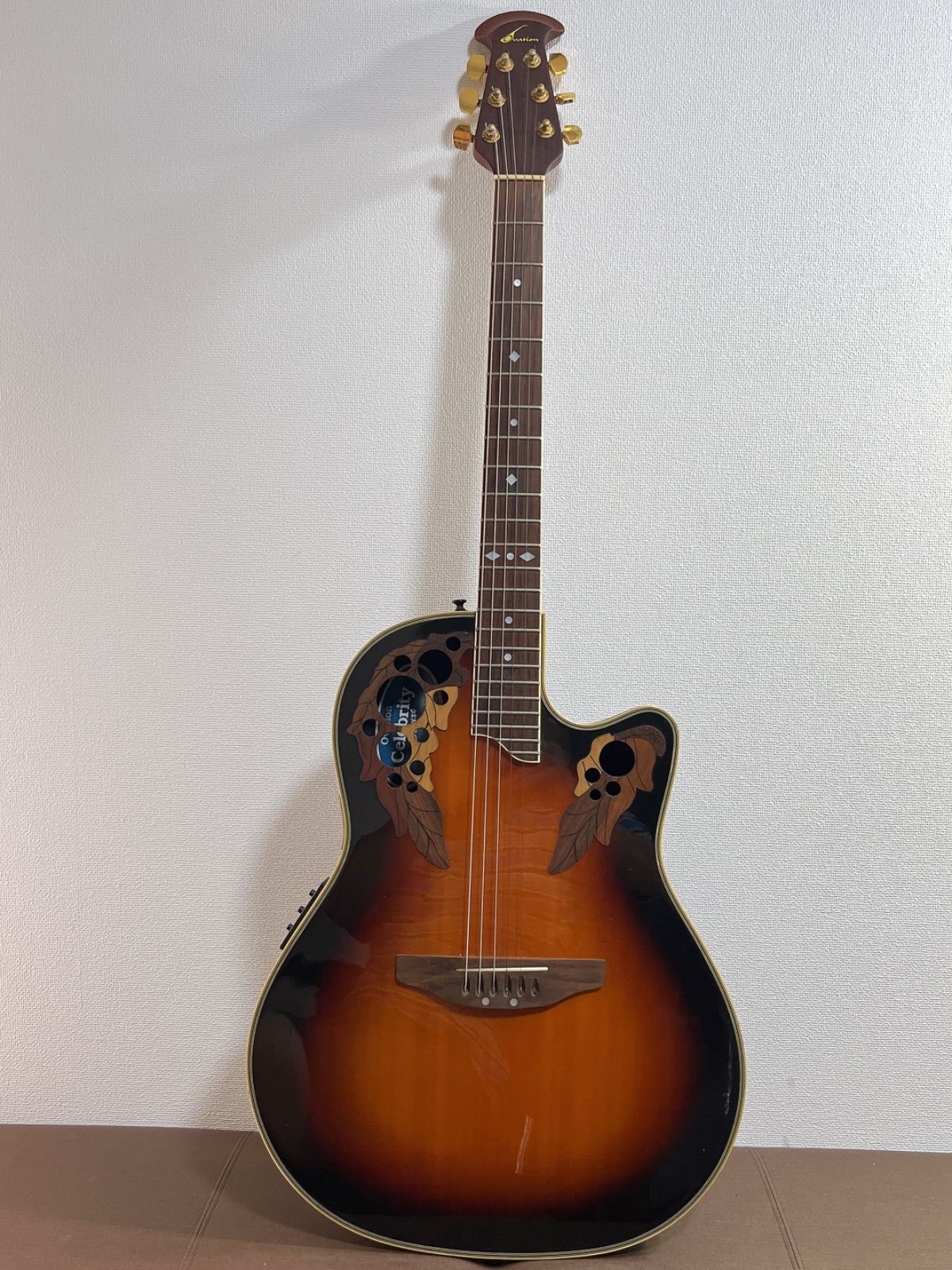 Ovation オベーション セレブリティデラックス　エレアコ　専用ケース付き ☆Ovation/オベーション Celebrity Deluxe CS255 12弦