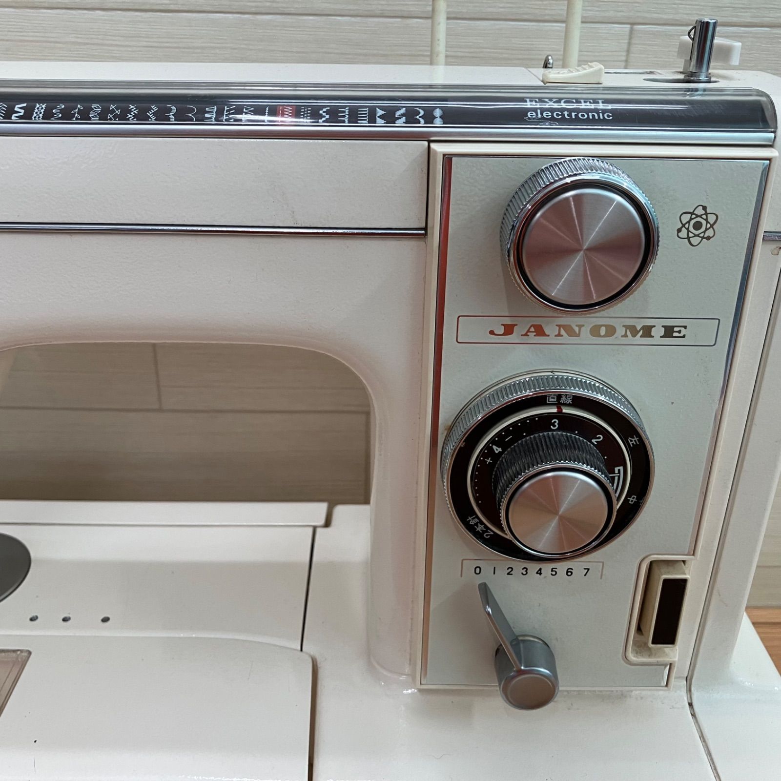 ジャノメミシン美品。 ジャノメ JANOME ミシン MODEL-815 レトロミシン EXCEL フットペダル