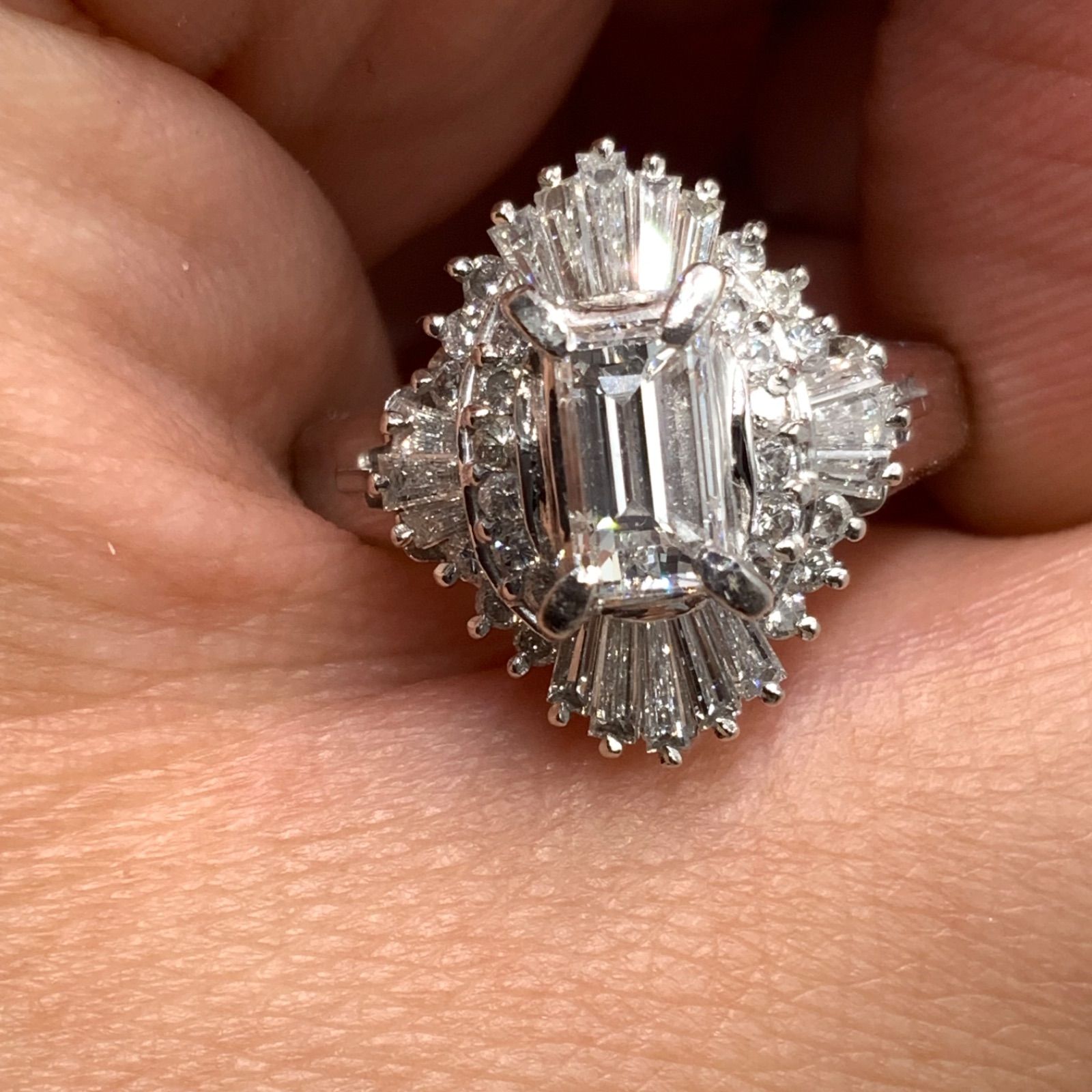 Pt900 プラチナ900 ダイヤモンドリング バゲットダイヤ 0.57ct