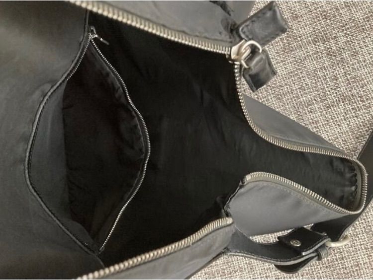 稀少》 FENDI スケッチブックも収納が可能 ショルダーバッグ 未使用
