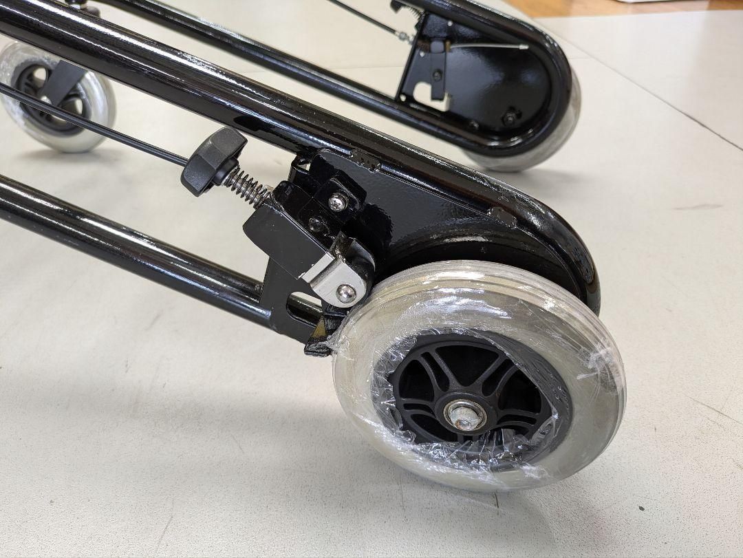 J556☆多少使用感☆カゴ付き歩行器シニアカート （シルバーカー