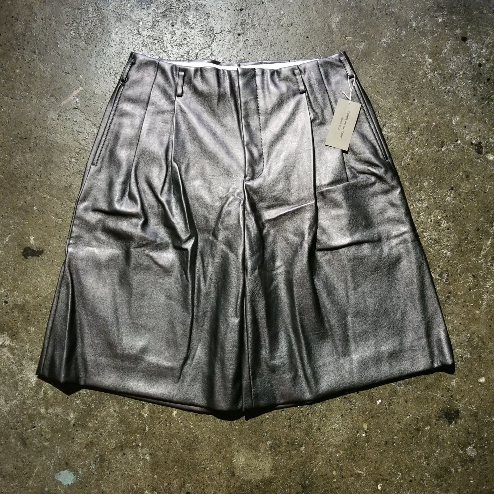 COMME des GARCONS HOMME PLUS 21ss フェイクレザー2タック ワイドショーツ XL コムデギャルソンオムプリュス 2021ss AD2020 PG-P016
