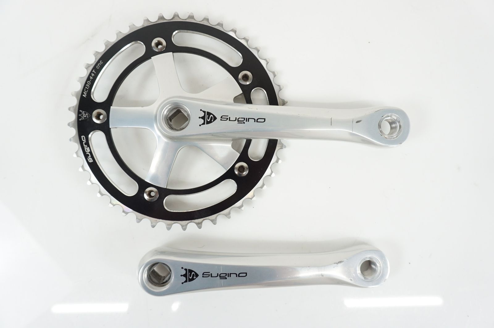 SUGINO 「スギノ」 MESSENGER RD4 44T 165mm クランクセット / バイチャリ大宮店