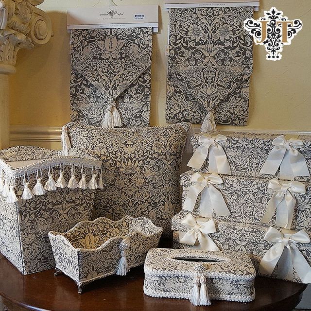 ジェニファーテイラー スツール 丸型 布 いちご泥棒柄 ピュアモリス風