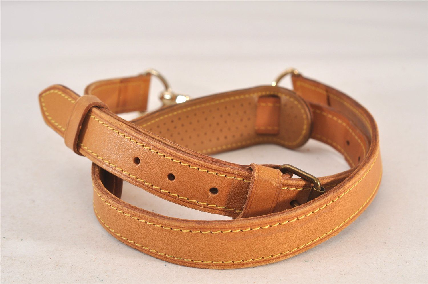 LOUIS VUITTON レザー ストラップ ベージュ LOUIS VUITTON ルイ ヴィトン ショルダーストラップ ベージュ