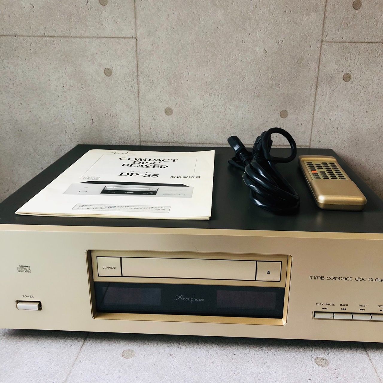 希少品】Accuphase D/Aコンバーター搭載 CDプレーヤー DP-55 - メルカリ