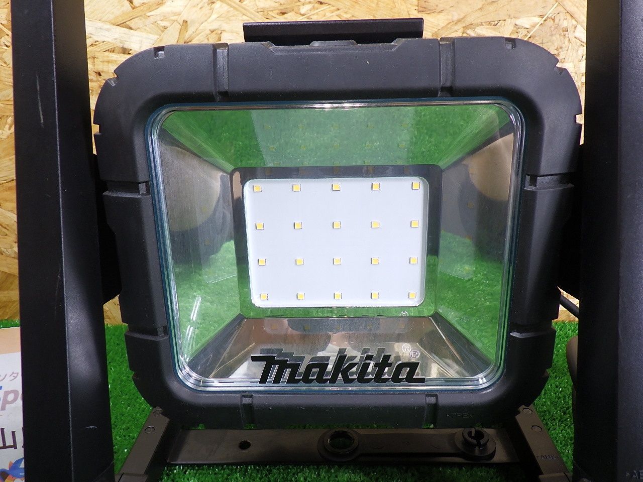 マキタ 充電式LEDスタンドライト