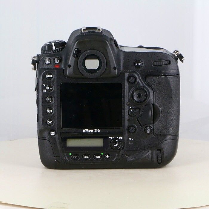 Nikon D4S
