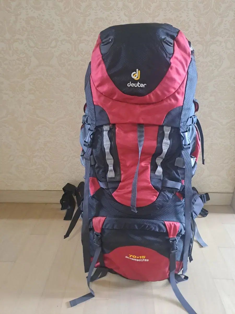 deuter₍ドイター エアコントクトプロ 登山 バッグ 70 リットル ＋ 15