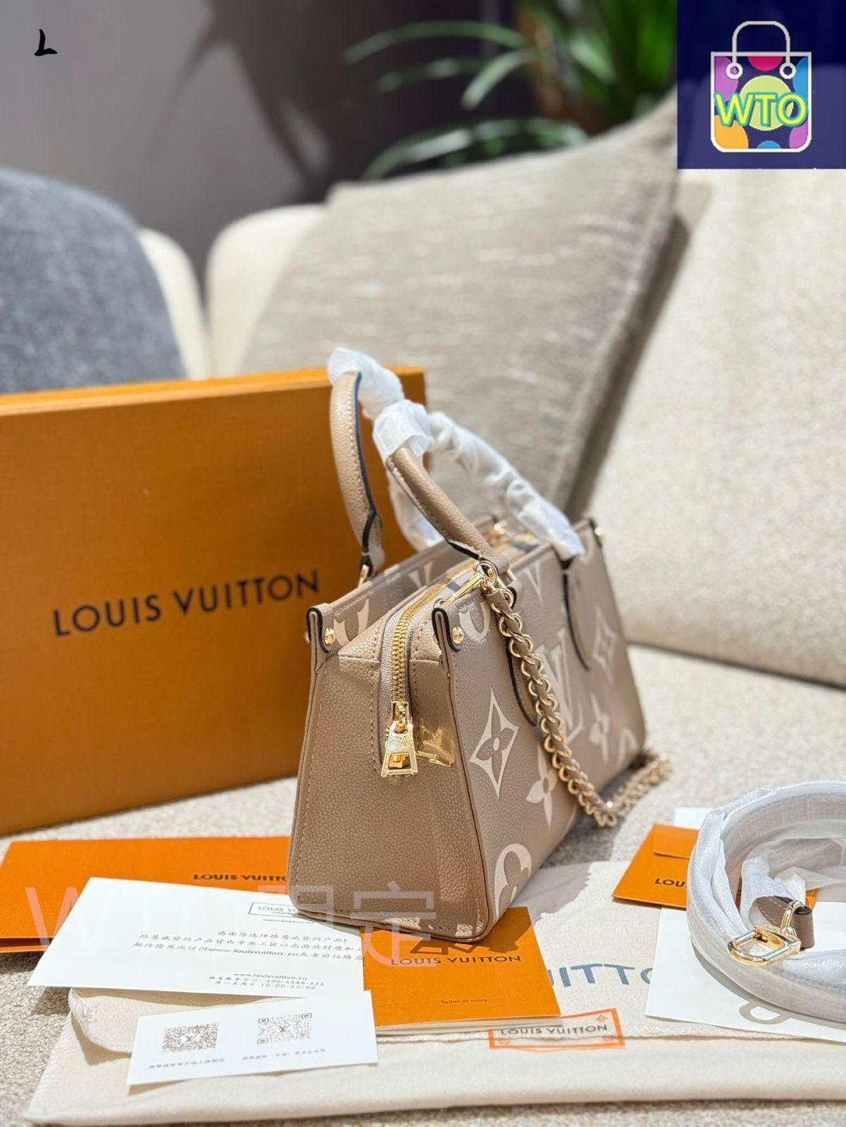 【モダンに進化した形】LV OnTheGo East West ハンドバッグ OnTheGo East West Chain Monogram Reverse - Women Bags
