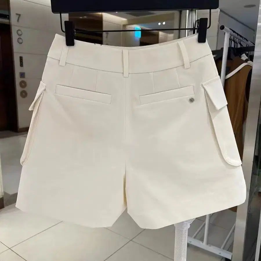 G/FORE韓国ジーフォアレディースバミューダーパンツsizeMカーキー ジーフォア G/FORE ゴルフ ウェア レディース ショートパンツ