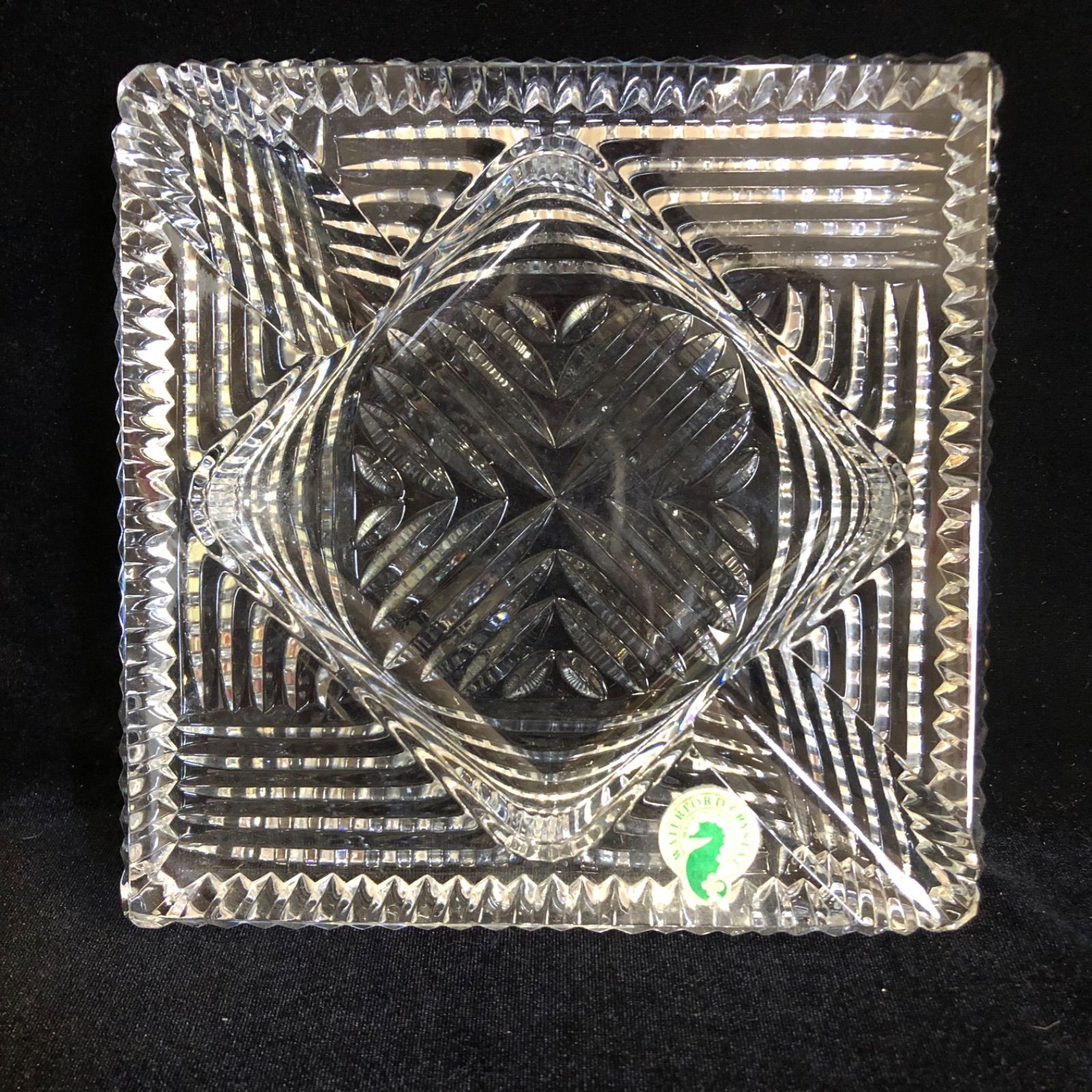 青銅製 魚彫刻 灰皿 専用箱付き 青銅製 魚彫刻 灰皿 専用箱付き 灰皿 デザイン