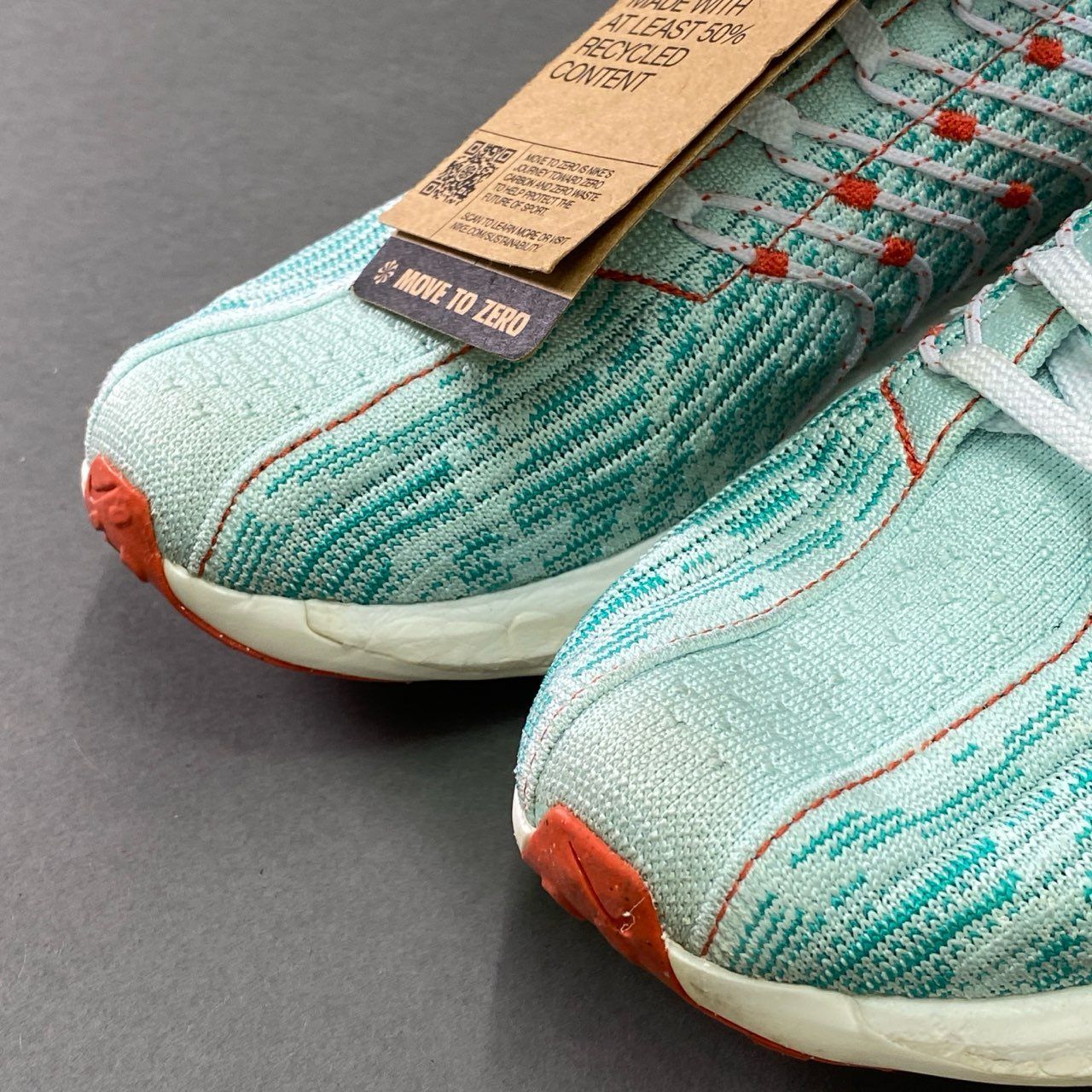 新品Nike ペガサス蛍光グリーン ランニングシューズ ナイキの最新ランニングシューズシリーズが発売