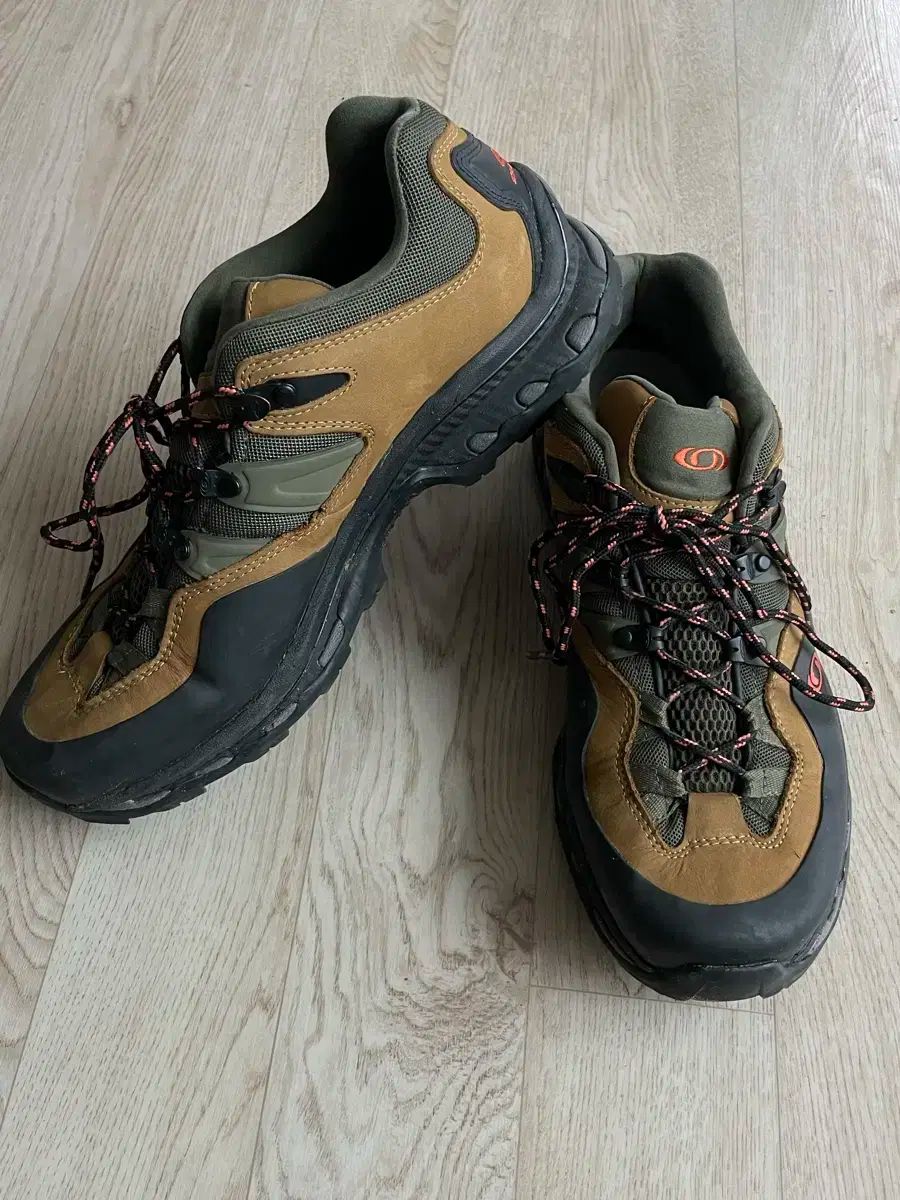 SALOMON サロモン xt ー quest クエスト x ブロークアーム