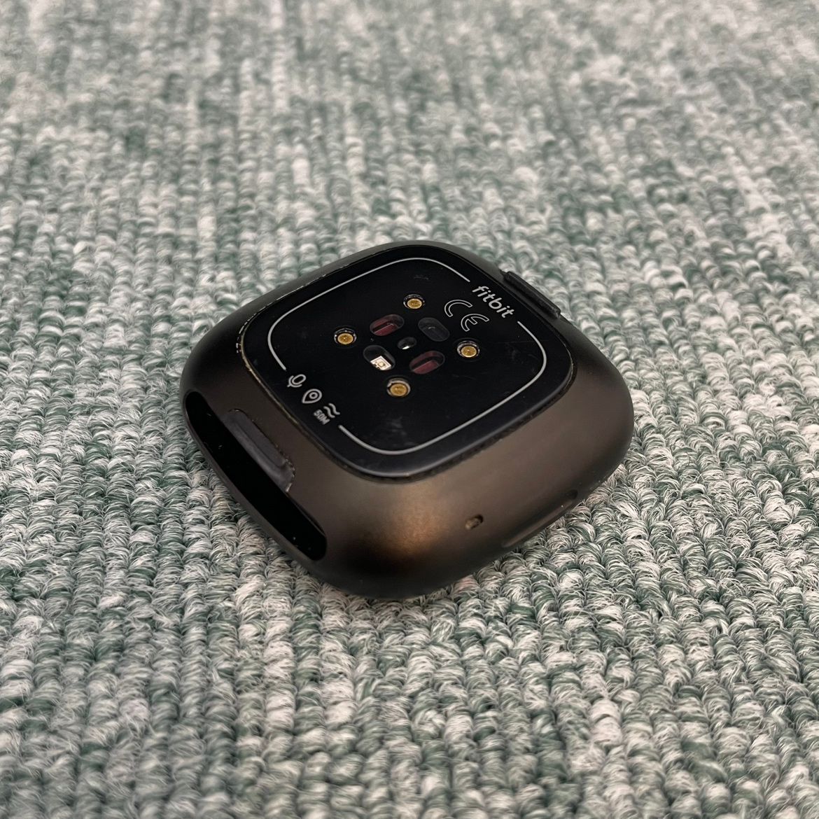 【中古】Fitbit スマートウォッチ VERSA3 Fitbit Versa3をプロがレビュー！バランスのいい高コスパ機で